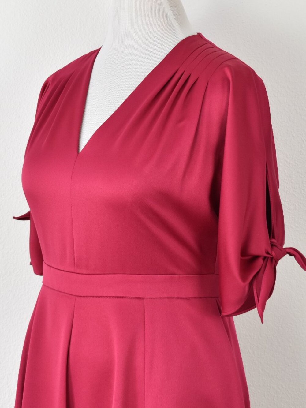 Gal Meets Glam DEBBIE Satin Fit and Flare Dress - 14 - Picture 3 of 11